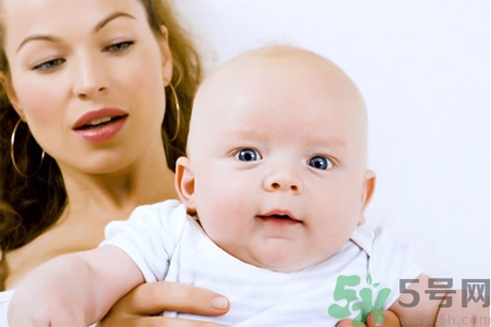 母乳不足的原因是什么？母乳不足怎么辦？