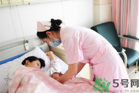 秋天怎么坐月子？秋天坐月子需要注意什么？