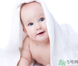 新生兒多久可以剪頭發(fā)？新生兒可以剪頭發(fā)嗎？