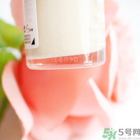 revlon露華濃粉底液怎么樣？露華濃粉底液色號(hào)選擇與試色