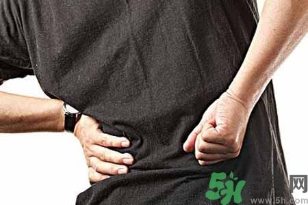 僵直性脊椎炎的癥狀有哪些？怎樣預防僵直性脊椎炎？