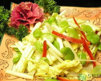 韭黃可以和螃蟹一起吃嗎？韭菜可以和螃蟹一起吃嗎？