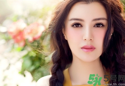 素顏對皮膚好嗎？素顏最美的女明星