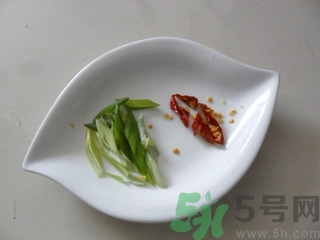韭黃是怎么長出來的？韭黃是怎么種出來的？
