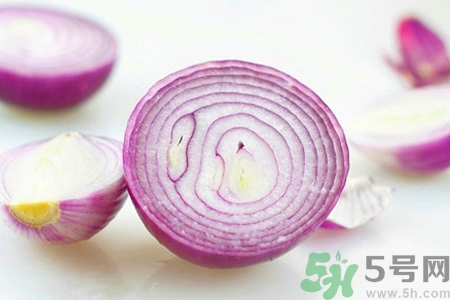 吃洋蔥的好處和壞處是什么？吃洋蔥可以降血糖嗎？