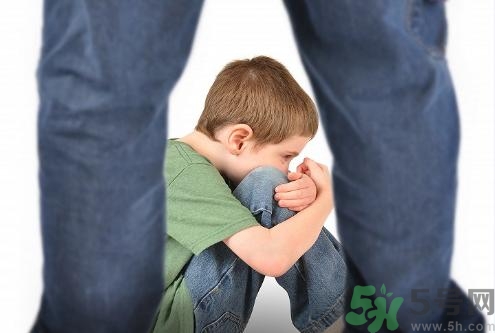 打罵孩子是犯罪行為嗎？打罵孩子對孩子的影響