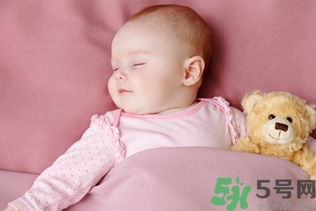 小孩半夜哭鬧怎么回事？小孩半夜哭鬧怎么辦？