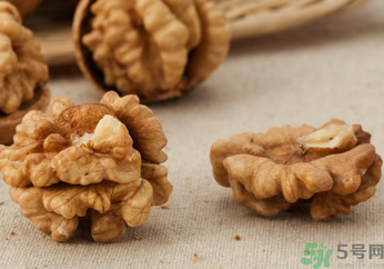 紙皮核桃和薄皮核桃的區(qū)別？紙皮核桃和薄皮核桃哪個好？