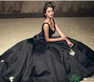 結(jié)婚可以穿黑襯衫嗎？參加婚禮可以穿黑色衣服嗎？