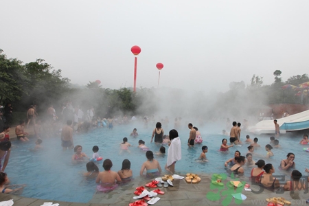 泡溫泉可以邊吃邊泡嗎？空腹泡溫泉好不好？