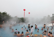 泡溫泉要準備什么？泡溫泉要自帶拖鞋嗎？