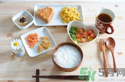 早餐怎么吃才健康？上班族早餐吃什么好？