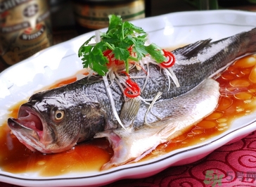 鱸魚和南瓜可以一起吃嗎？鱸魚和南瓜一起吃會中毒嗎？