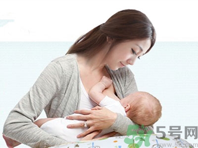 母乳喂養(yǎng)多久喂一次？母乳喂養(yǎng)注意事項