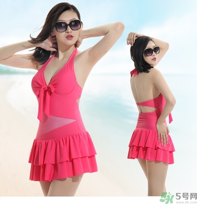 泡溫泉穿什么衣服？泡溫泉穿什么樣的泳衣？