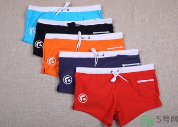 泡溫泉穿什么衣服？泡溫泉穿什么樣的泳衣？
