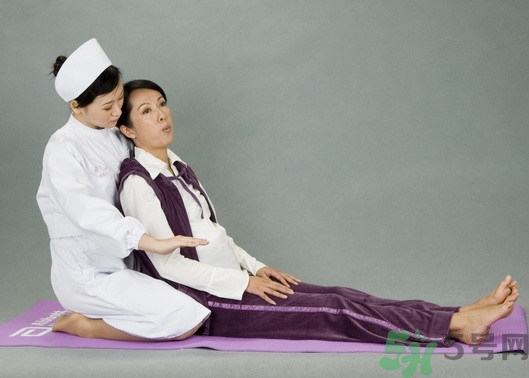 分娩時(shí)怎么呼吸？分娩時(shí)如何正確使力？