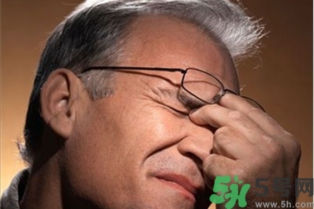 眼睛干澀看東西模糊怎么回事？眼睛干澀看東西模糊怎么辦？