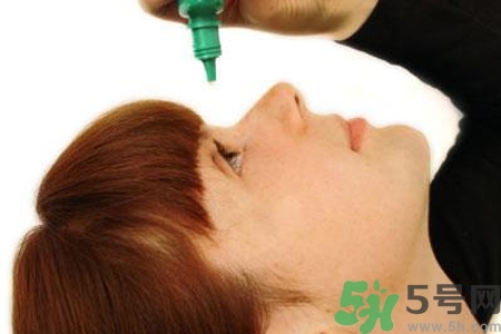 眼睛干澀看東西模糊用什么眼藥水？