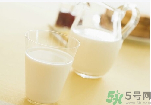 嬰兒奶粉大人能喝嗎？嬰兒奶粉大人喝了會怎樣？