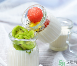 柿子和酸奶能一起吃嗎？柿子和酸奶能一起吃會(huì)中毒嗎？