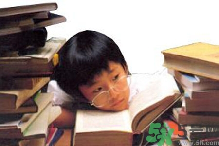 熬夜對(duì)青少年有什么影響？熬夜對(duì)青少年的危害是什么？