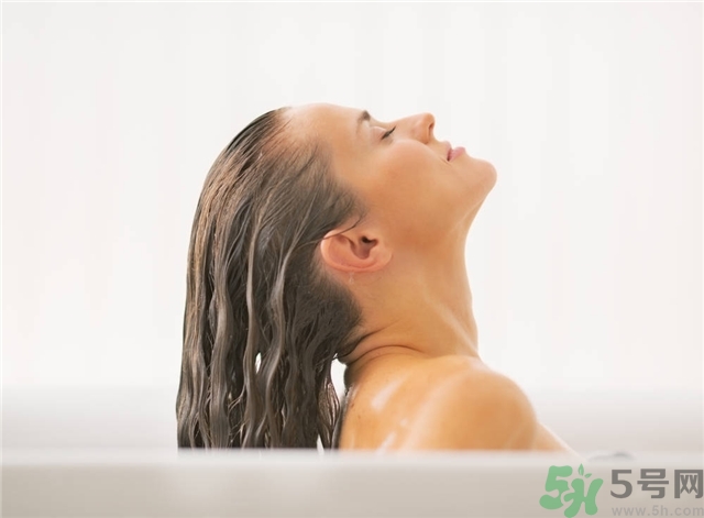 掉頭發(fā)用白醋洗頭好嗎？掉頭發(fā)用醋洗好嗎？