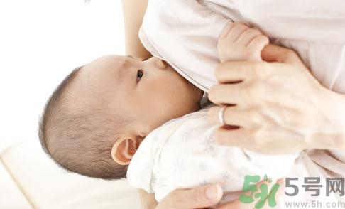 母乳喂養(yǎng)的好處有哪些？母乳喂養(yǎng)怎么知道寶寶吃飽了沒？