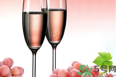 葡萄酒什么時(shí)候喝最好？一天什么時(shí)間喝葡萄酒最好？