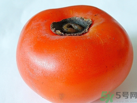 新鮮柿子皮可以吃嗎？吃了柿子皮怎么辦？