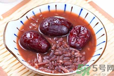 寒露手腳冰涼喝什么好？手腳發(fā)涼喝三紅湯有什么好處？