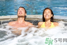 血糖高的人可以泡溫泉嗎？血糖高的人泡溫泉需要注意什么？
