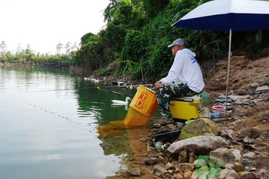 秋天釣魚怎么選釣位置？秋天釣魚怎么選釣位？