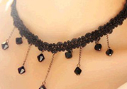 choker項(xiàng)鏈怎么搭配衣服？choker蕾絲項(xiàng)鏈搭配