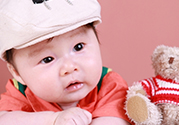 寶寶睡覺翻來(lái)覆去是怎么回事？寶寶睡覺喜歡亂動(dòng)怎么辦？
