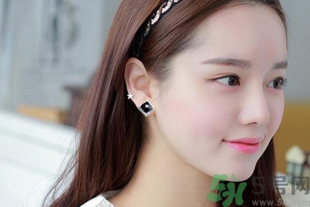 去醫(yī)院打耳洞掛什么科？去醫(yī)院打激光耳洞多少錢？
