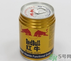 紅牛是碳酸型飲料嗎？喝紅牛有什么好處和壞處？