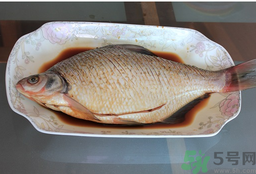 鯽魚死了還能吃嗎？死鯽魚能吃嗎？
