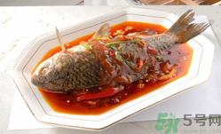 鯽魚死了一夜能吃嗎？鯽魚死了一天能吃嗎？