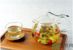 菊花茶可以天天喝嗎？菊花茶喝多了會(huì)怎么樣？