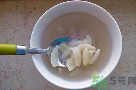 寶寶咳嗽喝大蒜水有用嗎？小孩咳嗽能喝大蒜水嗎？