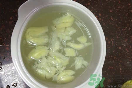 寶寶咳嗽喝大蒜水有用嗎？小孩咳嗽能喝大蒜水嗎？