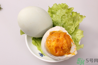 鴨蛋不能和什么一起吃？鴨蛋不能與什么食物同食？