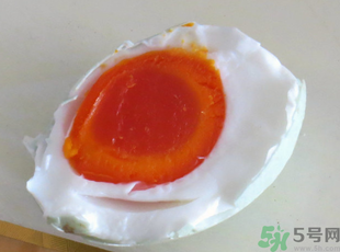 煮熟的咸鴨蛋能冷凍嗎？煮熟的咸鴨蛋放在冰箱能放多久？