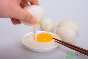 雞蛋和鴨蛋可以一起吃嗎？雞蛋和鴨蛋可以一起炒嗎？