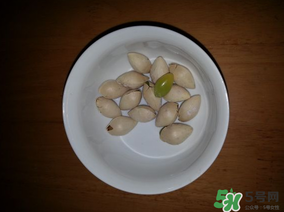 白果可以放微波爐嗎？白果放微波爐轉(zhuǎn)幾分鐘？