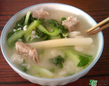燉排骨什么時(shí)候放鹽最好？燉排骨放什么調(diào)料？