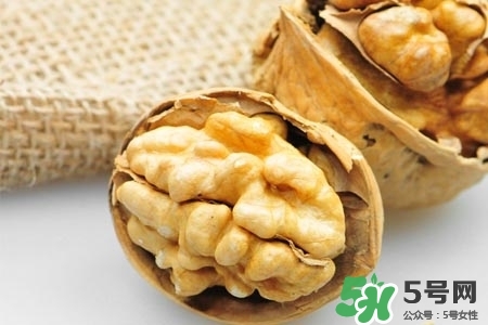 核桃一天什么時(shí)候吃最好？吃核桃有啥講究嗎？