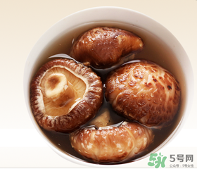 干香菇用什么水泡？干香菇用熱水還是冷水泡？