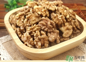 吃核桃會(huì)便秘嗎？核桃吃多少不容易便秘？